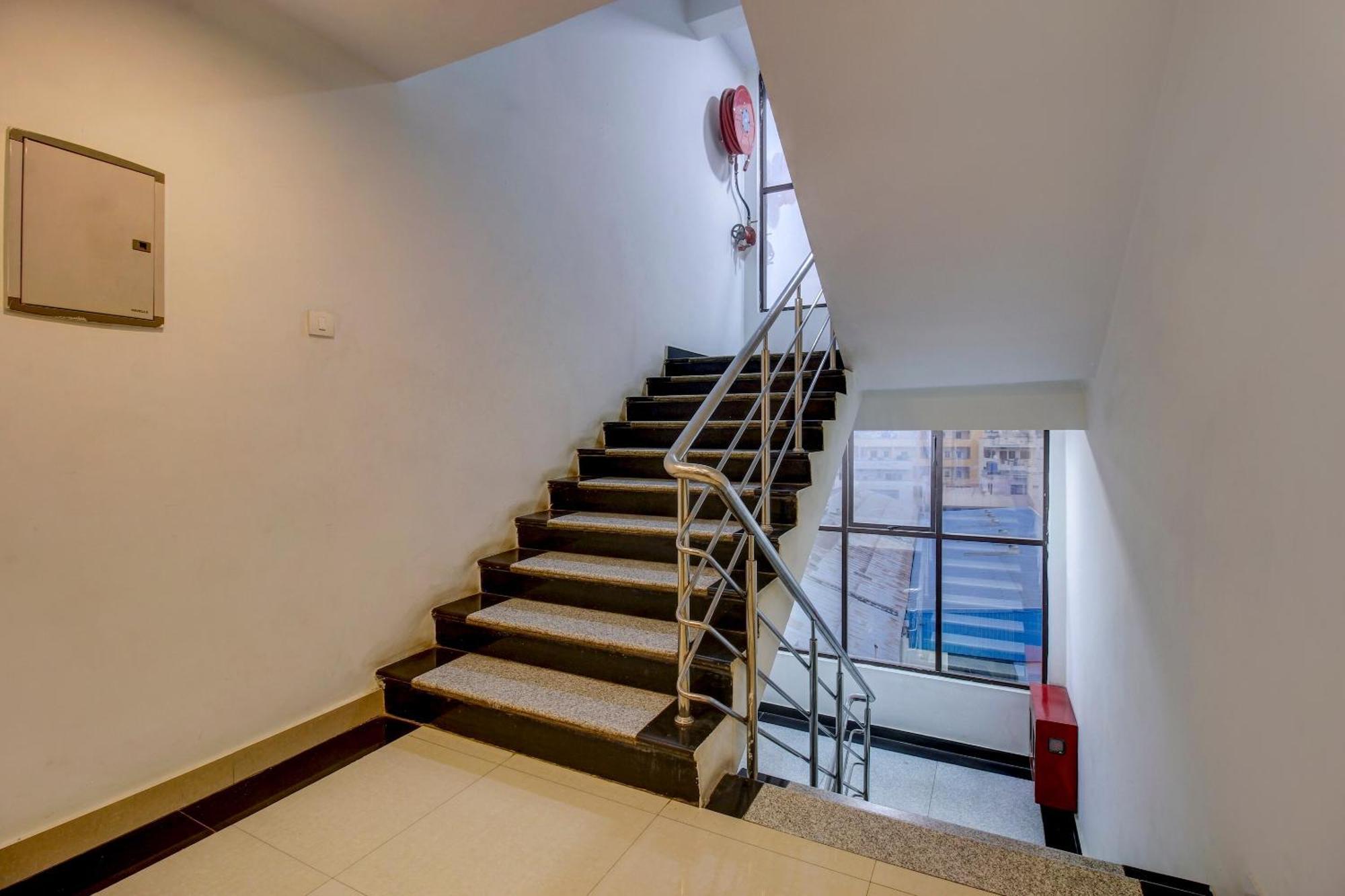 فندق Super Townhouse Oak Lb Nagar Ramoji حيدر أباد المظهر الخارجي الصورة